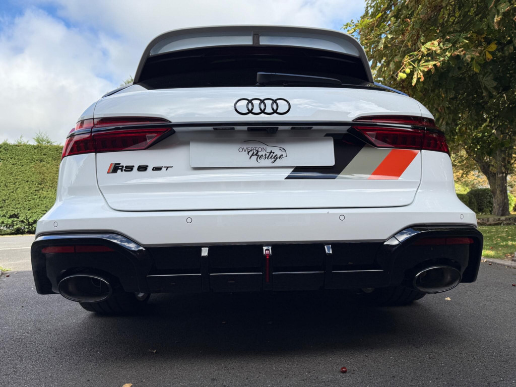 AUDI RS6