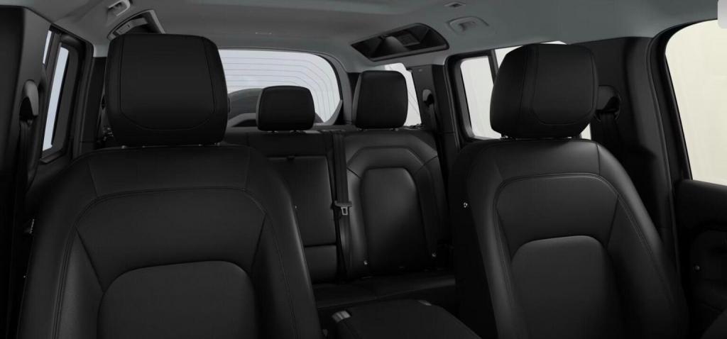 LAND ROVER DEFENDER 110