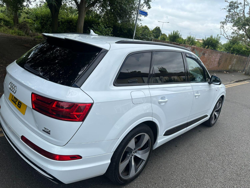 AUDI Q7