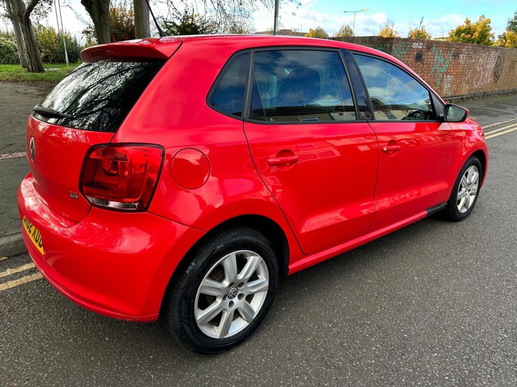 VOLKSWAGEN POLO