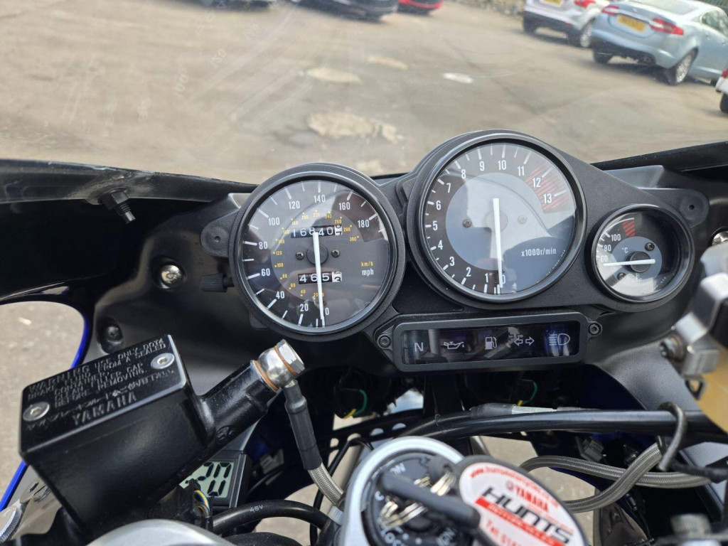 YAMAHA YZF1000R Thunderace