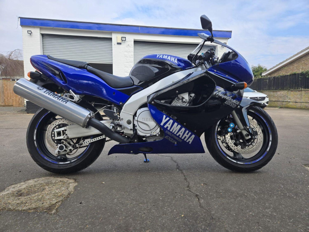 YAMAHA YZF1000R Thunderace