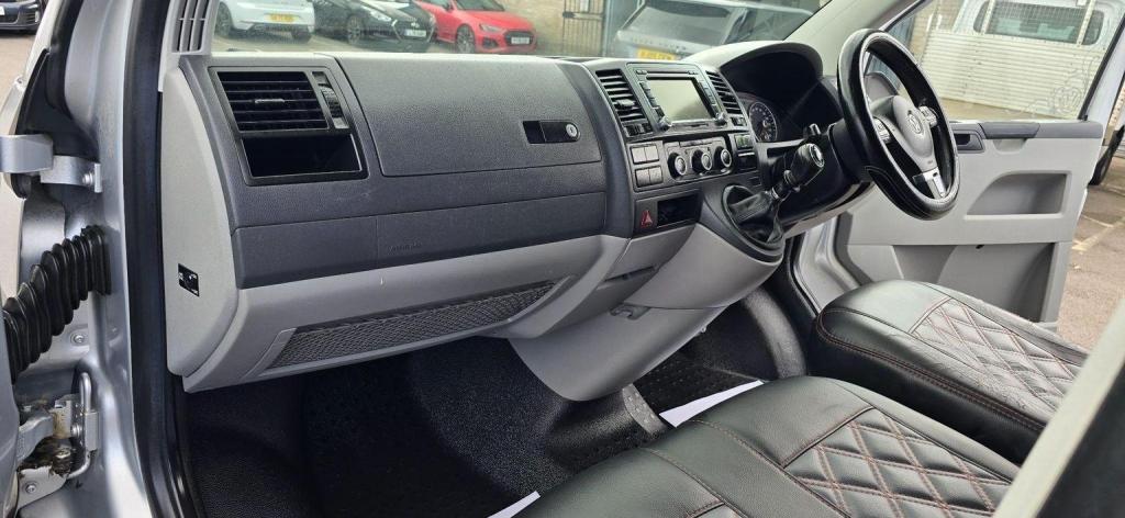 VOLKSWAGEN TRANSPORTER