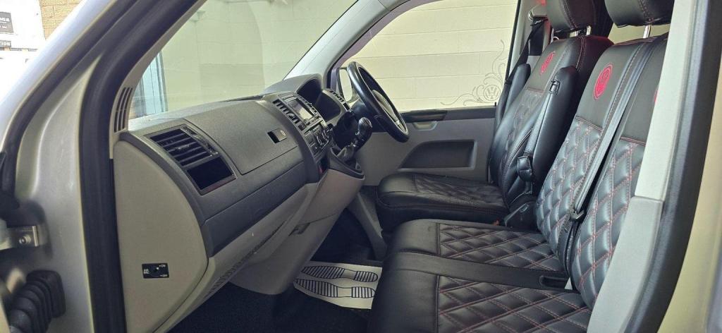 VOLKSWAGEN TRANSPORTER