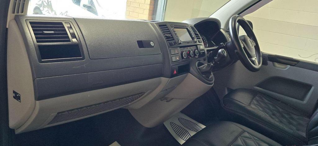 VOLKSWAGEN TRANSPORTER