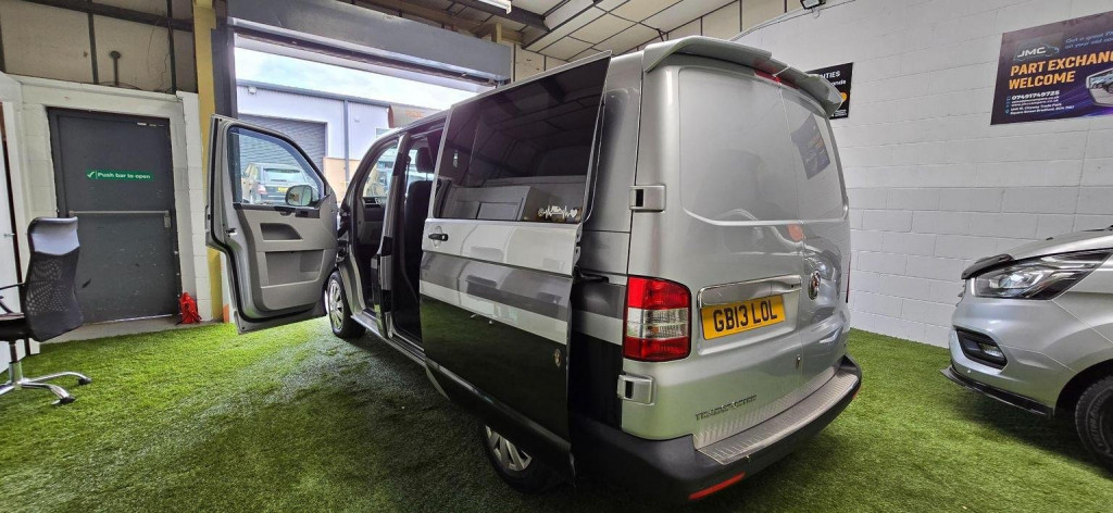 VOLKSWAGEN TRANSPORTER