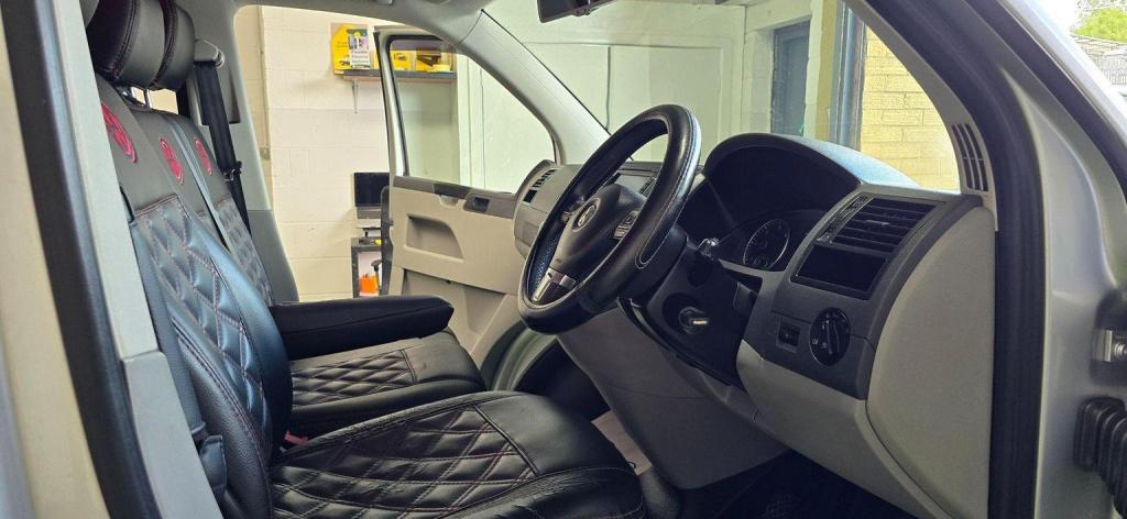 VOLKSWAGEN TRANSPORTER