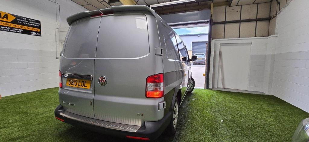 VOLKSWAGEN TRANSPORTER