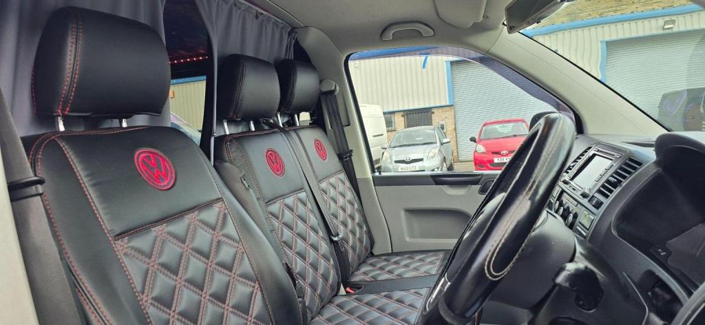 VOLKSWAGEN TRANSPORTER