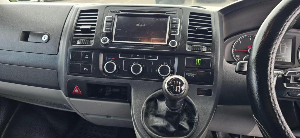 VOLKSWAGEN TRANSPORTER