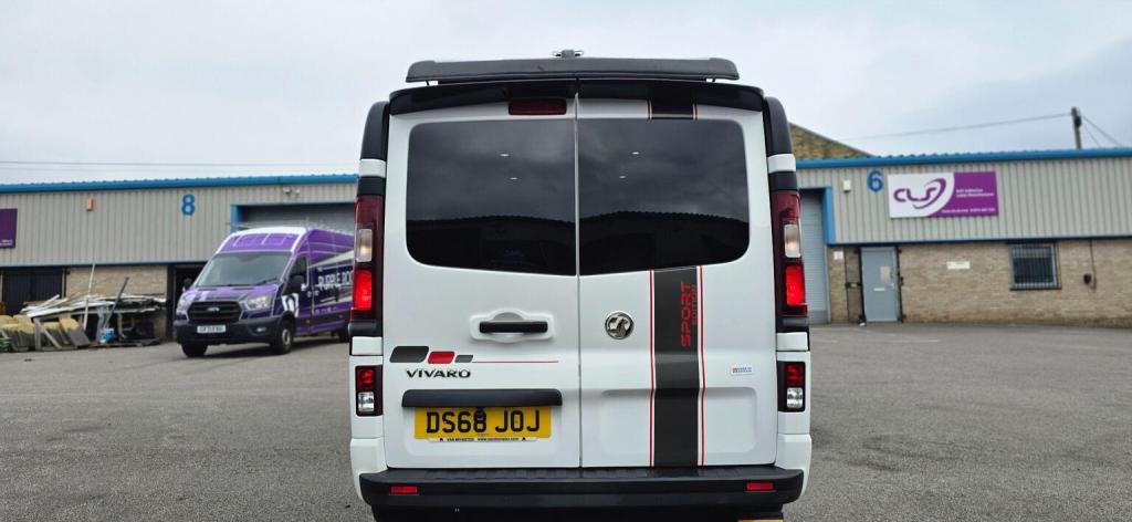 VAUXHALL VIVARO