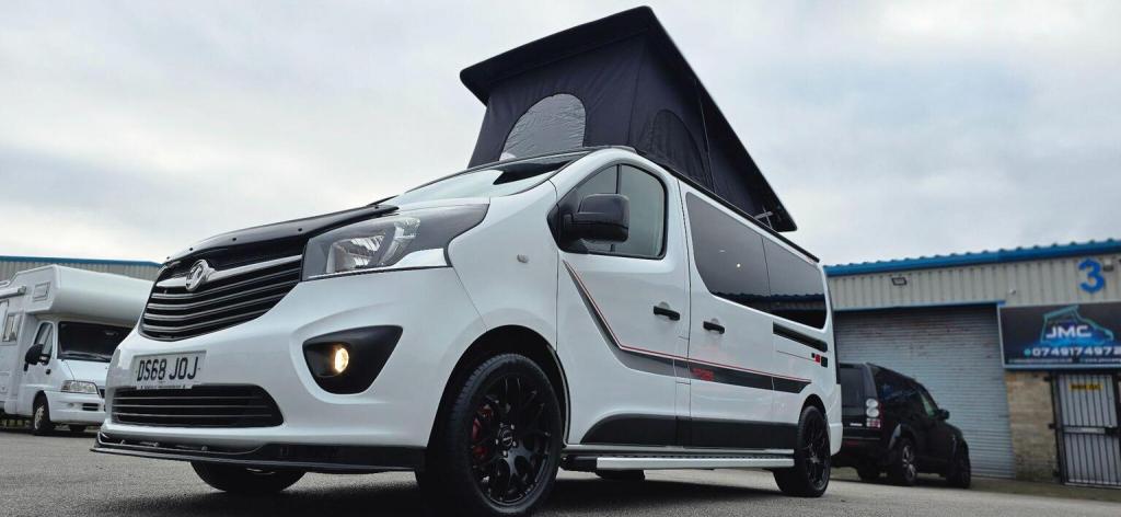 VAUXHALL VIVARO