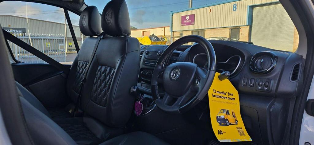 VAUXHALL VIVARO