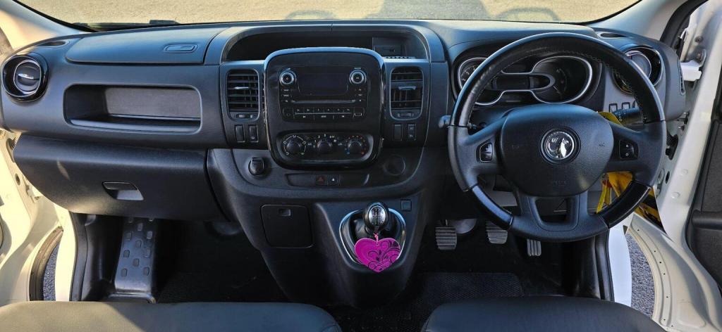 VAUXHALL VIVARO