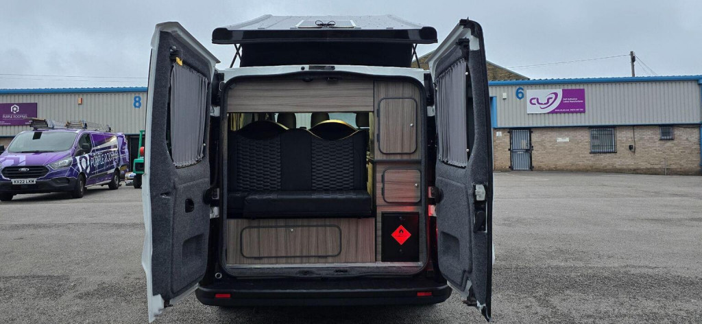 VAUXHALL VIVARO