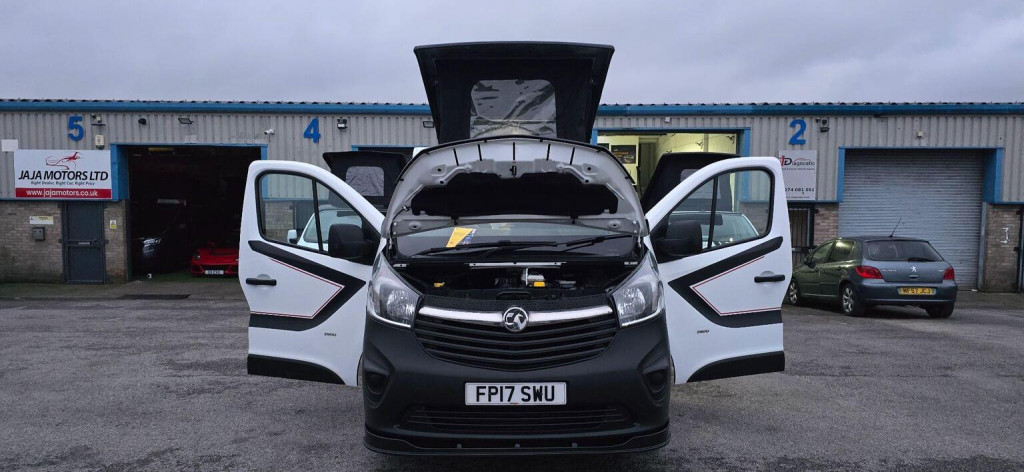 VAUXHALL VIVARO