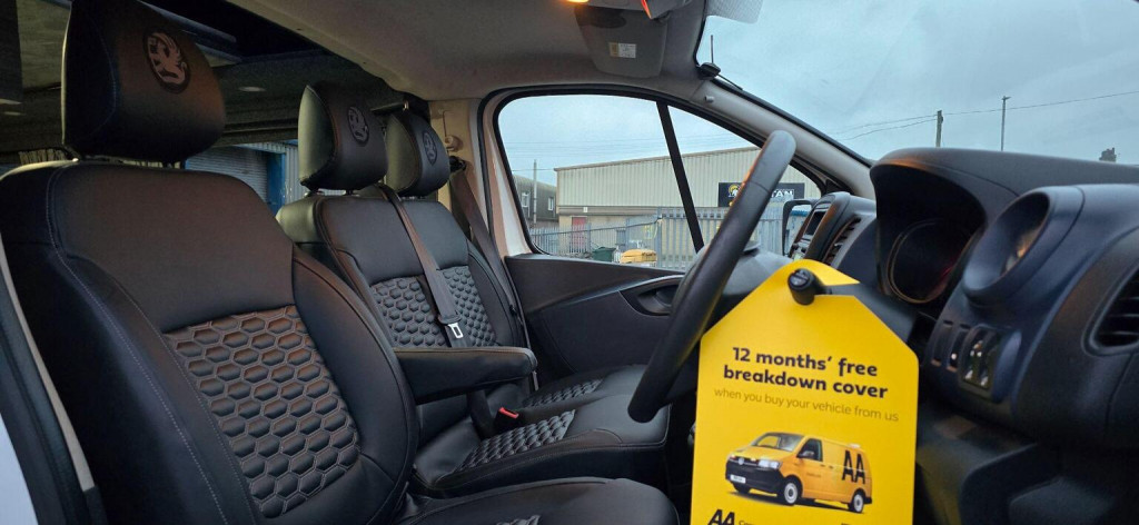 VAUXHALL VIVARO