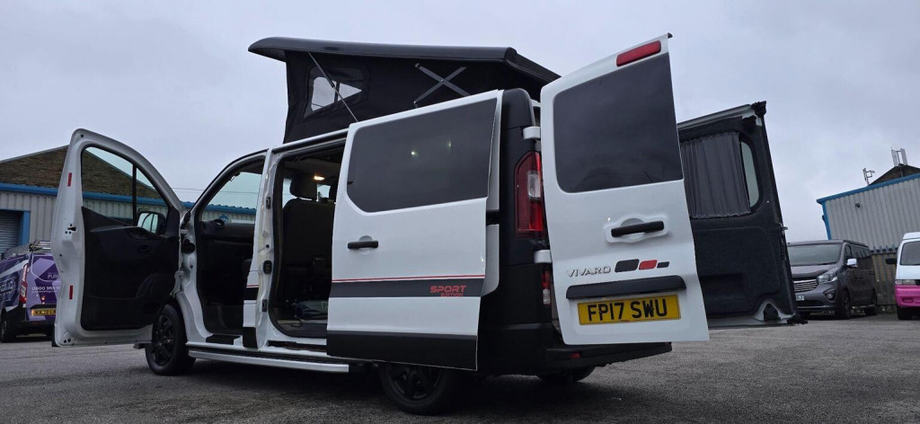 VAUXHALL VIVARO