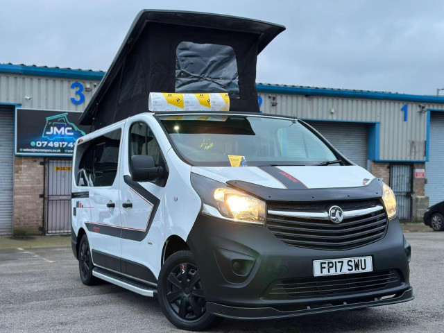VAUXHALL VIVARO