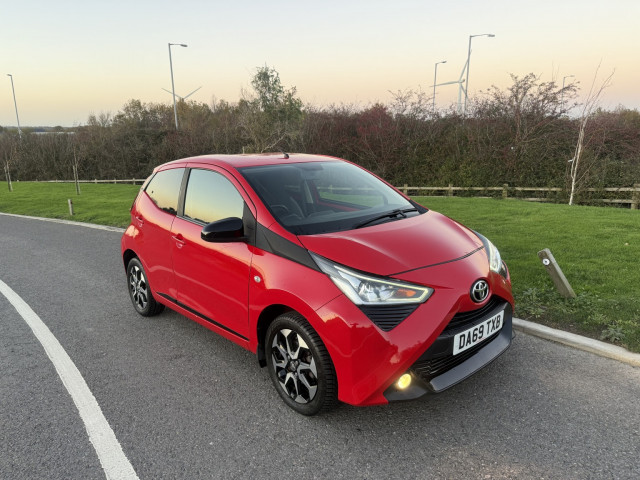 TOYOTA AYGO 1.0 VVT-i x-trend