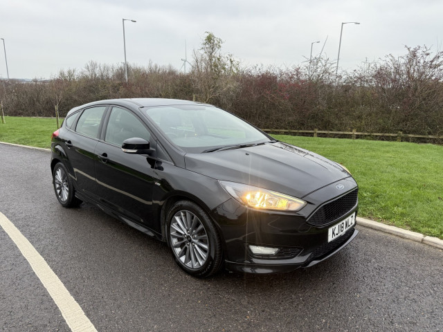 FORD FOCUS 1.0 T EcoBoost ST-Line