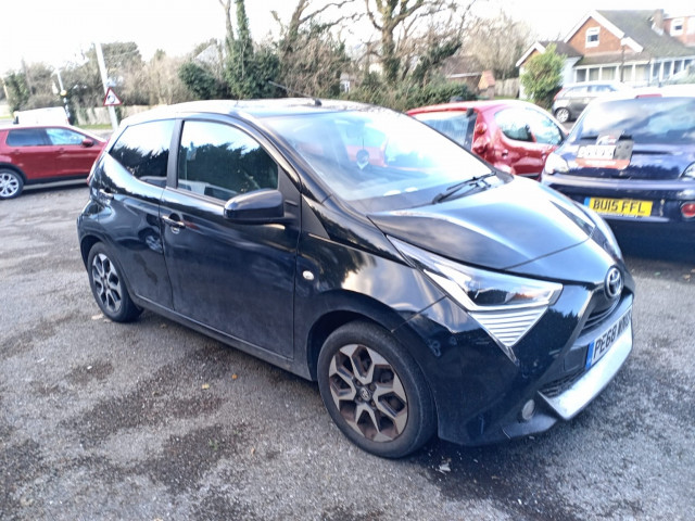 TOYOTA AYGO 1.0 VVT-i x-plore