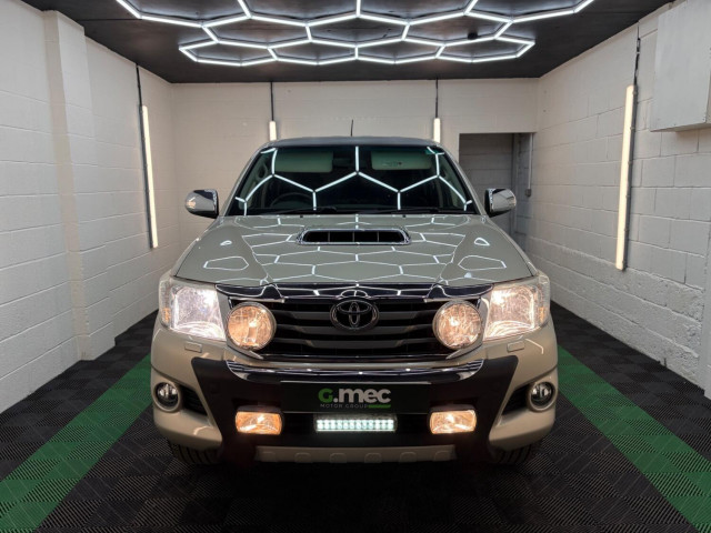 TOYOTA HILUX 3.0 D-4D Invincible