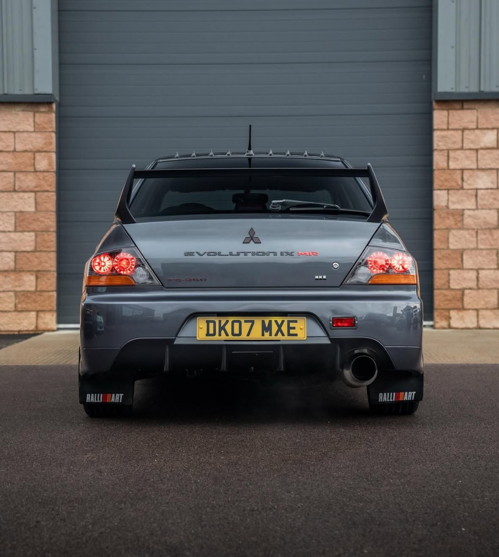 MITSUBISHI LANCER