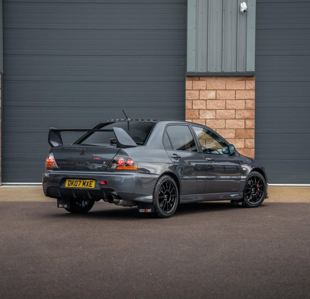 MITSUBISHI LANCER