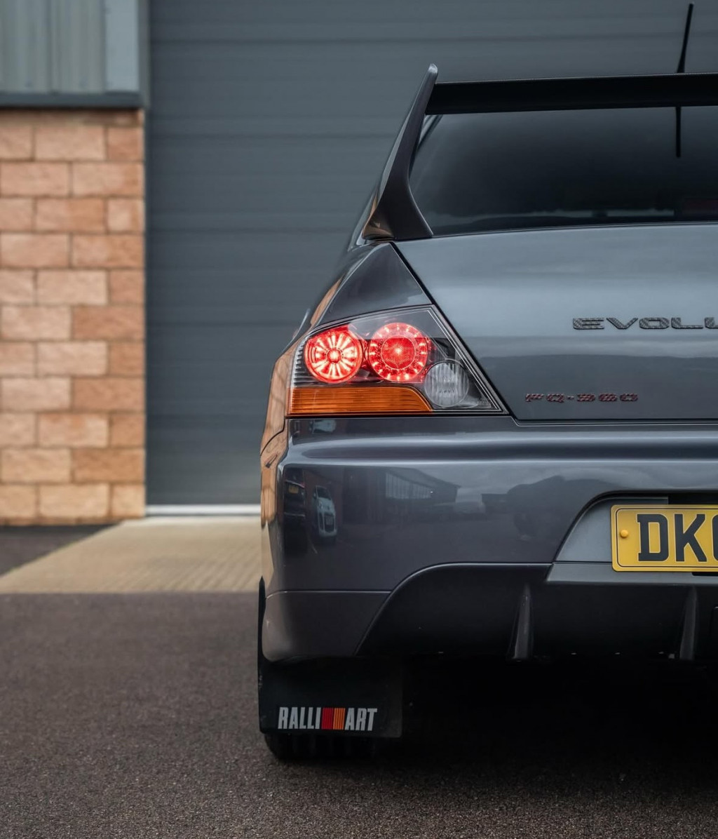 MITSUBISHI LANCER