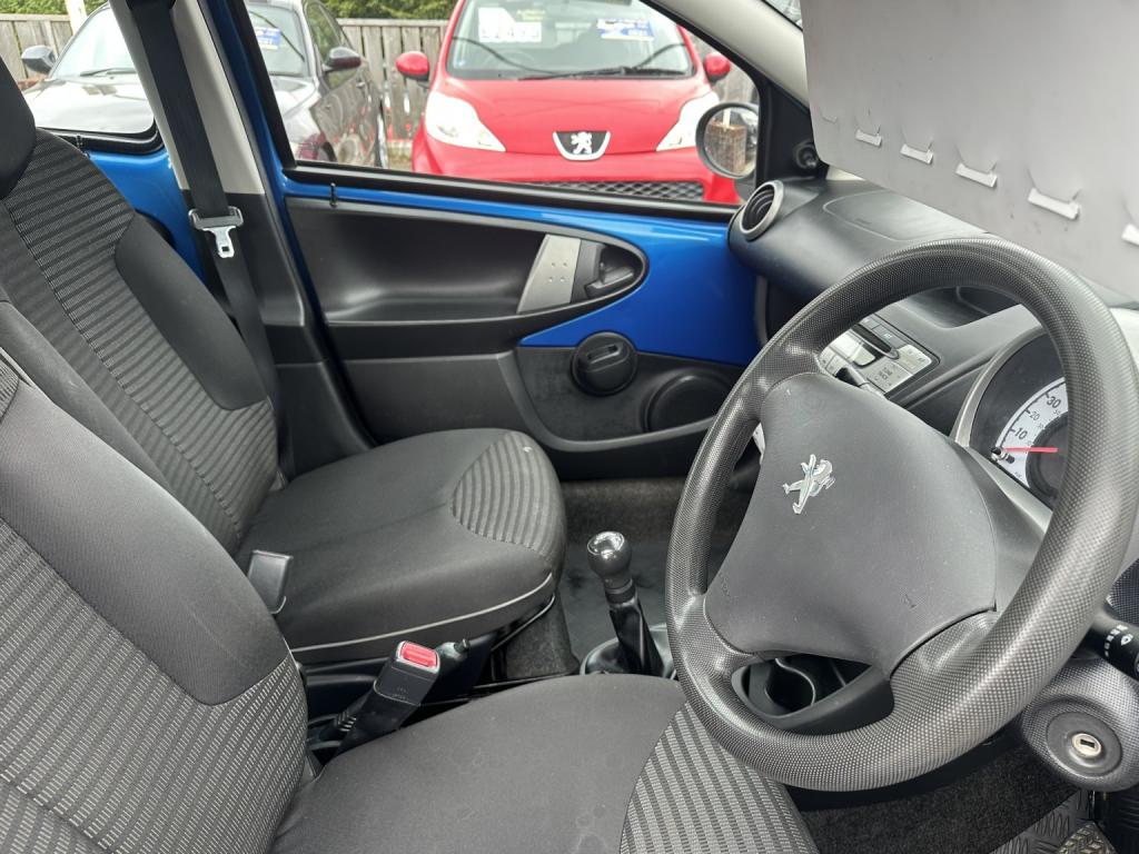 PEUGEOT 107