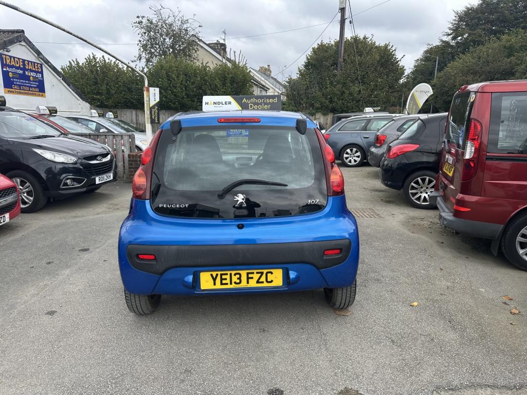 PEUGEOT 107