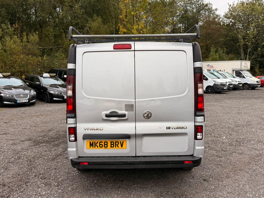 VAUXHALL VIVARO