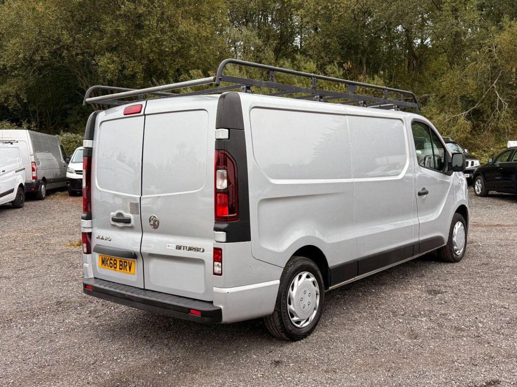 VAUXHALL VIVARO