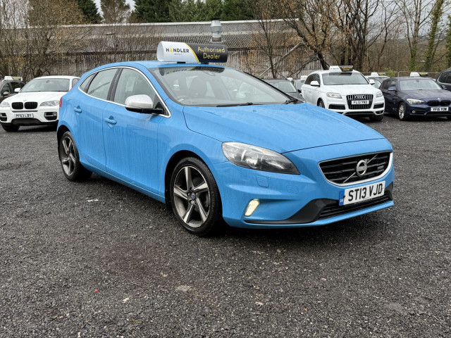 VOLVO V40 1.6 D2 R-Design