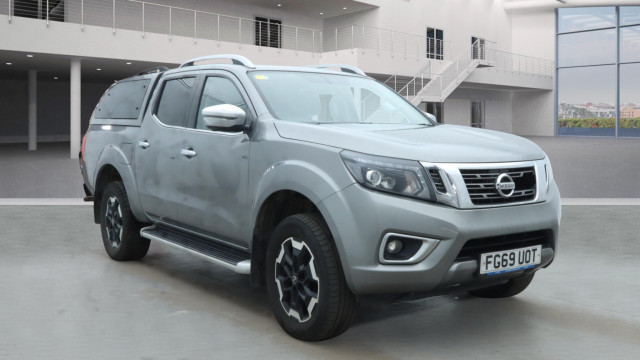 NISSAN NAVARA 2.3 dCi Tekna