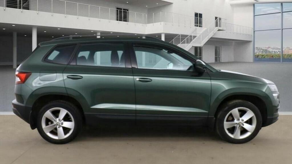 SKODA KAROQ
