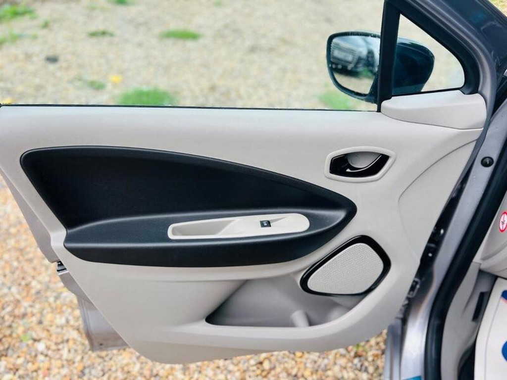 RENAULT ZOE