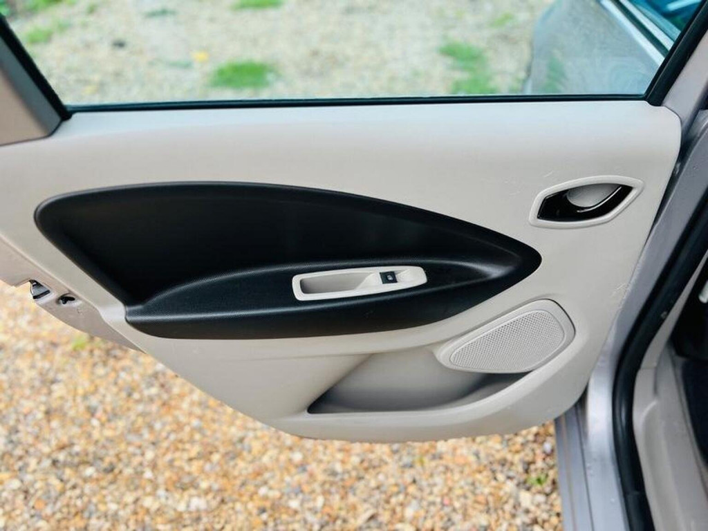 RENAULT ZOE