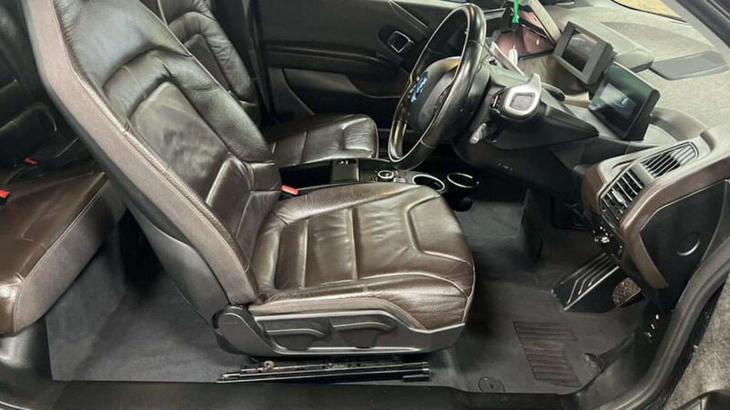 BMW I3