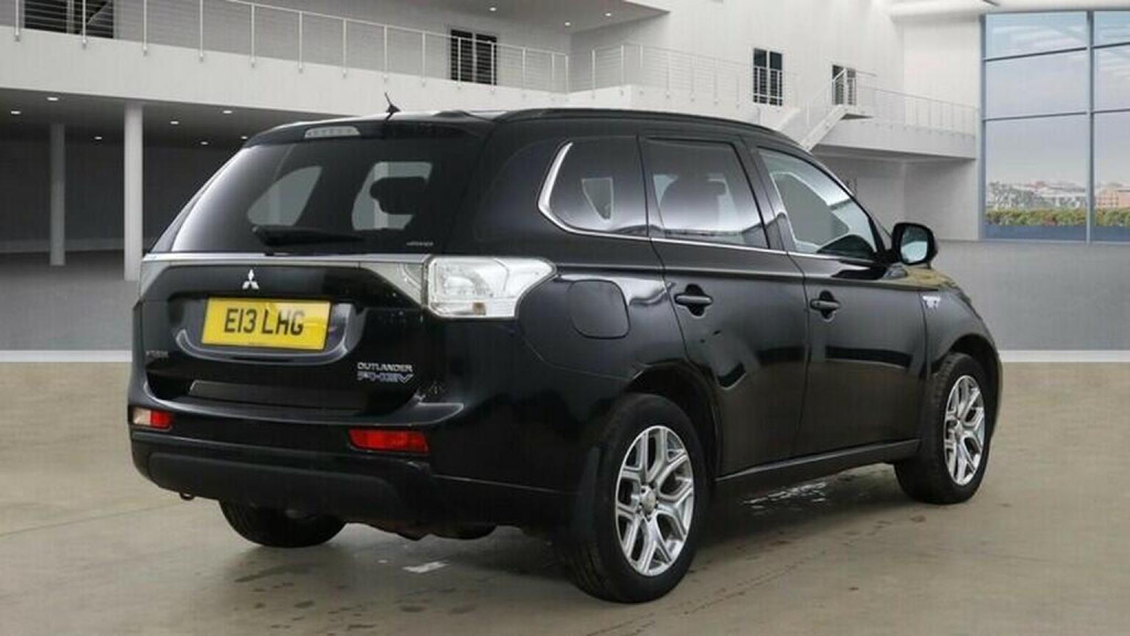 MITSUBISHI OUTLANDER