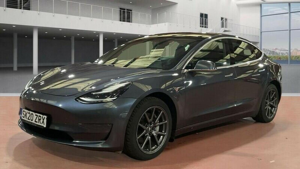 TESLA MODEL 3