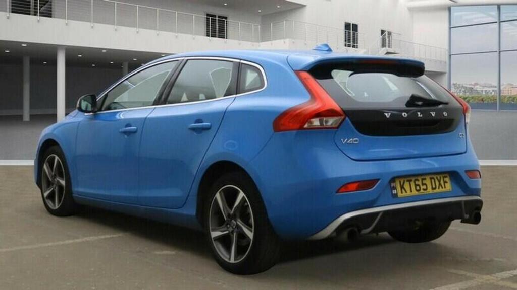 VOLVO V40