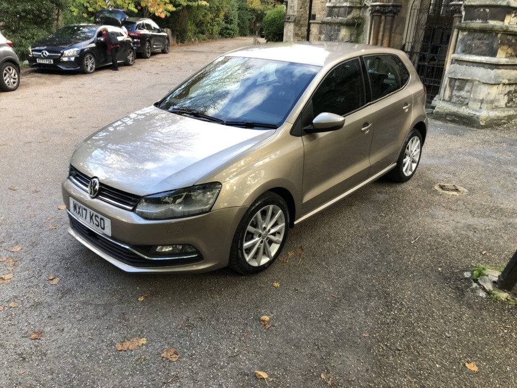 VOLKSWAGEN POLO