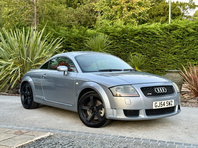 AUDI TT 3.2 V6 DSG quattro 2dr
