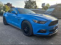 FORD MUSTANG