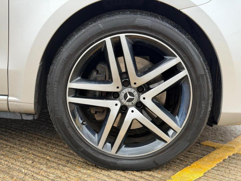 MERCEDES-BENZ V CLASS