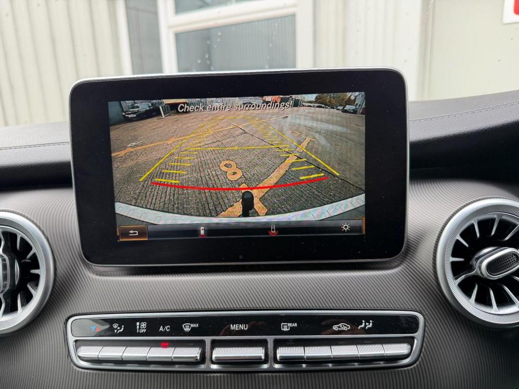 MERCEDES-BENZ V CLASS