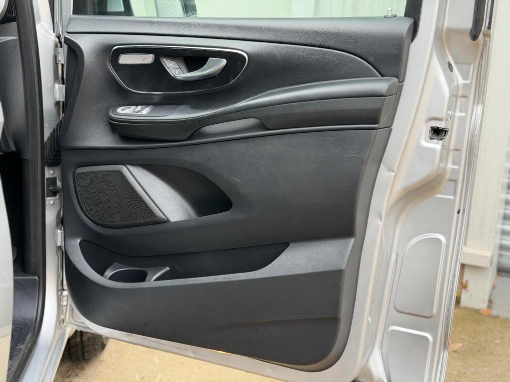 MERCEDES-BENZ V CLASS