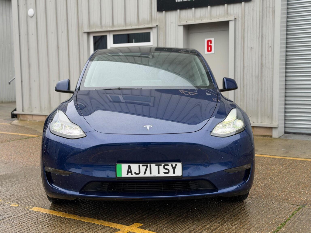 TESLA MODEL Y